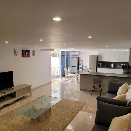 Luxury Sea Views With Pool Apartment *
